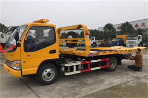 平南哪里有拖车服务