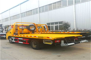 平南附近拖车救援搭电